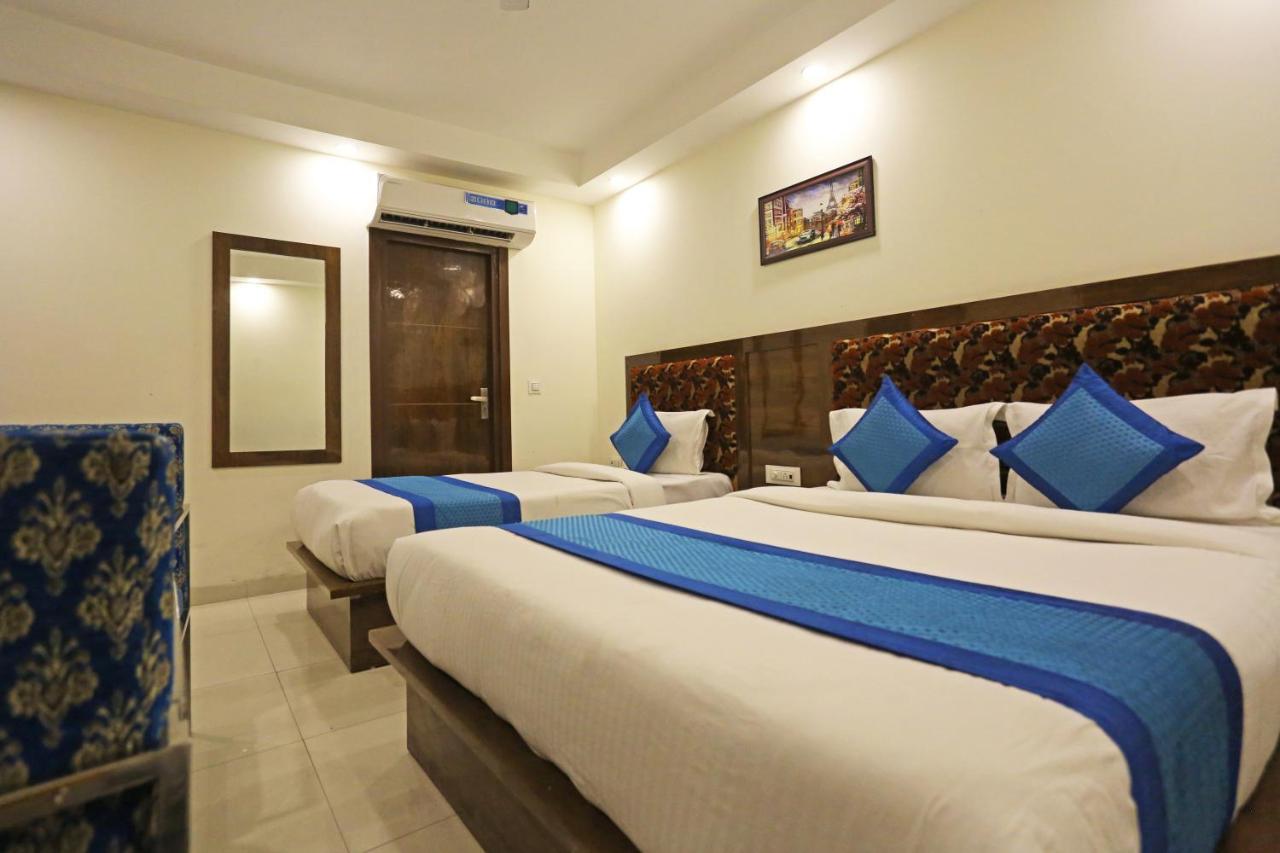 Hotel Emblem Suites- Near Delhi Airport Nueva Delhi Exterior foto